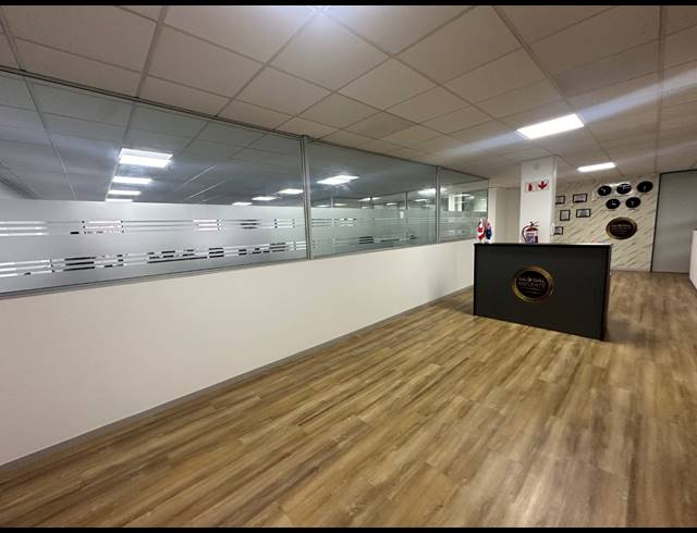 225M² OFFICE TO LET IN CENTURY CITY